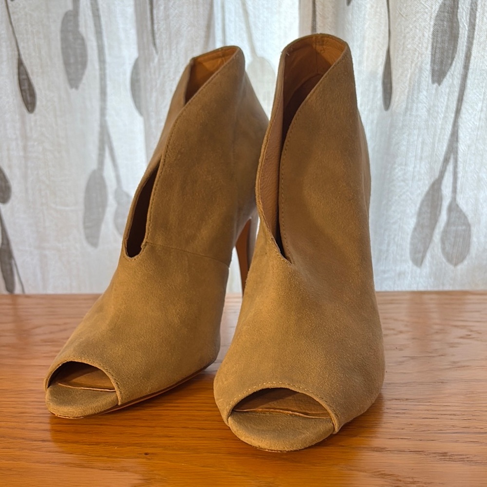 Elegant Gray Peep-Toe Ankle Boots
